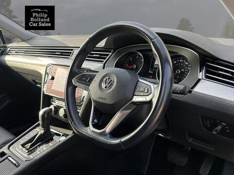 Volkswagen Passat TDI SEL - U9759