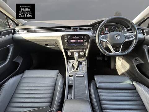 Volkswagen Passat TDI SEL - U9759