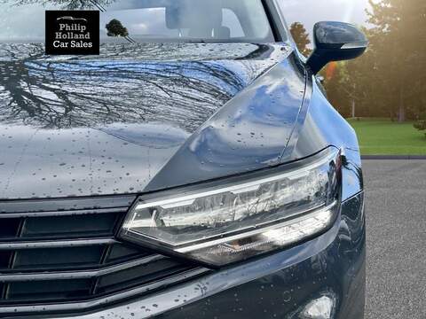 Volkswagen Passat TDI SEL - U9759