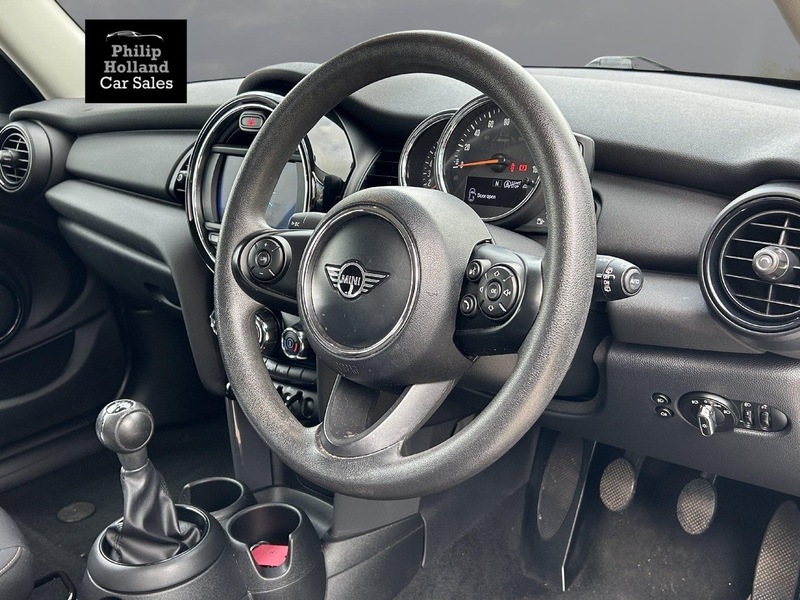 MINI Hatch One Classic - U9760