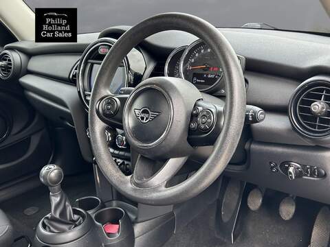 MINI Hatch One Classic - U9760