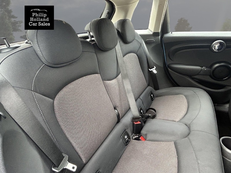 MINI Hatch One Classic - U9760