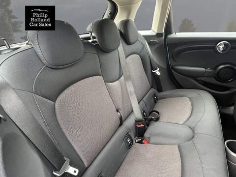 MINI Hatch One Classic - U9760