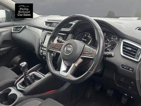 Nissan Qashqai dCi N-Connecta - U9808