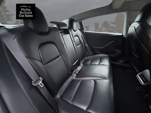 Tesla Model 3 Standard Range Plus - U9828