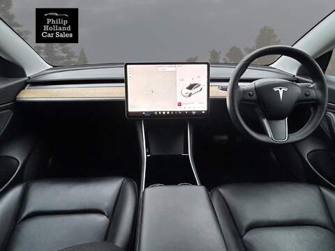 Tesla Model 3 Standard Range Plus - U9828
