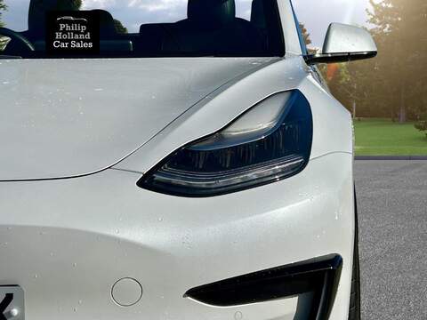 Tesla Model 3 Standard Range Plus - U9828