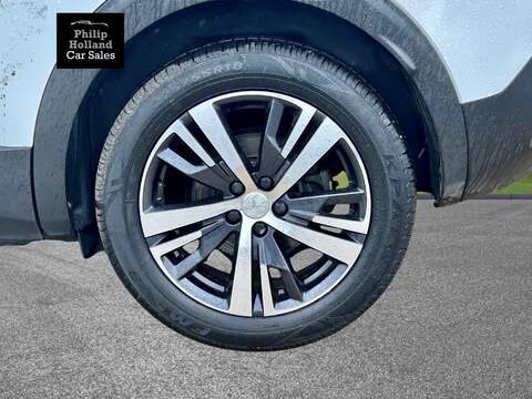 Peugeot 3008 PureTech Allure - U9831