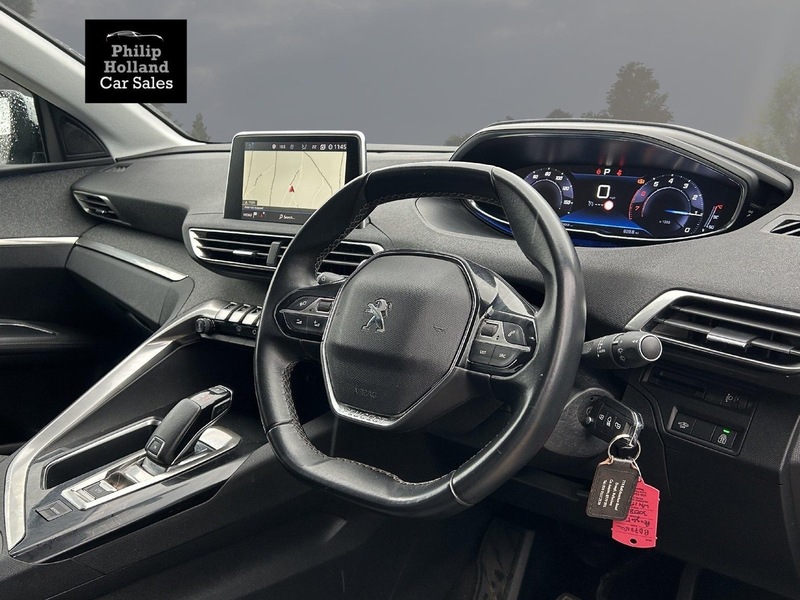 Peugeot 3008 PureTech Allure - U9831