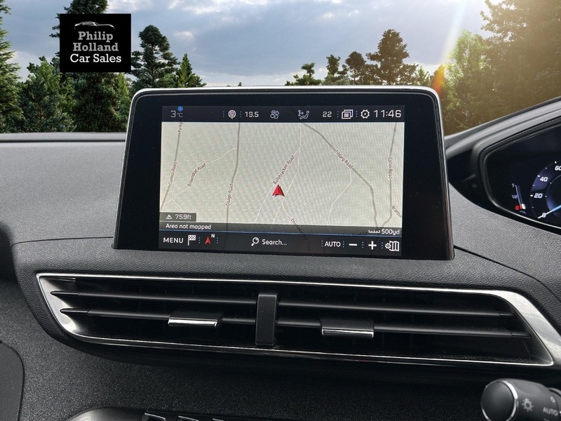 Peugeot 3008 PureTech Allure - U9831