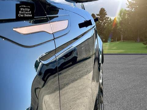 Land Rover Range Rover Evoque D150 R-Dynamic - U9837