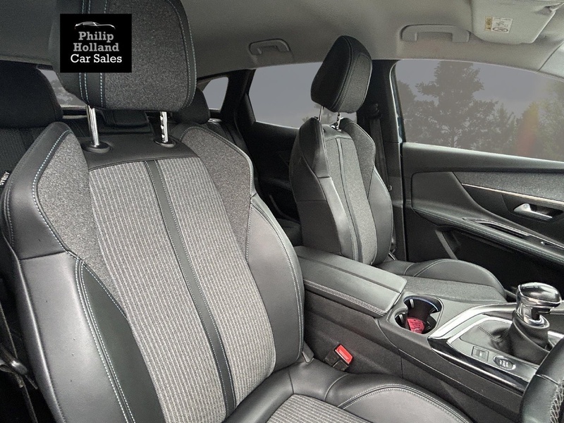 Peugeot 3008 BlueHDi Allure Premium - U9852
