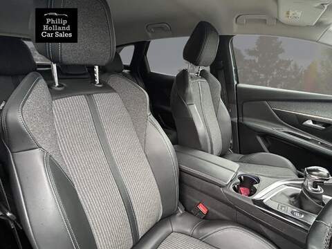 Peugeot 3008 BlueHDi Allure Premium - U9852