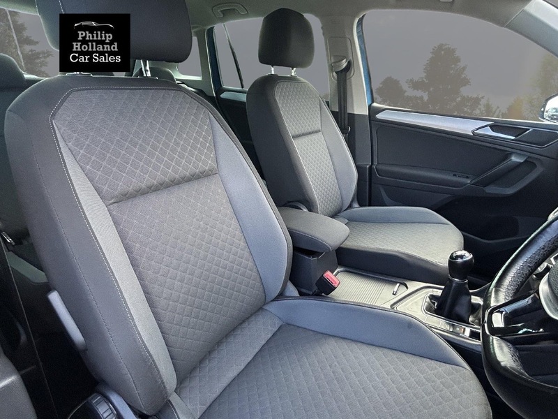 Volkswagen Tiguan TDI BlueMotion Tech SE Navigation - U9864