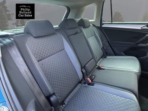 Volkswagen Tiguan TDI BlueMotion Tech SE Navigation - U9864