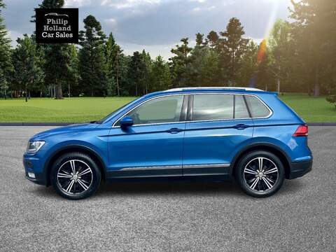Volkswagen Tiguan TDI BlueMotion Tech SE Navigation - U9864