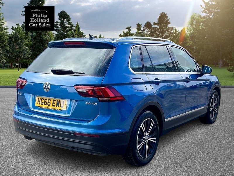 Volkswagen Tiguan TDI BlueMotion Tech SE Navigation - U9864