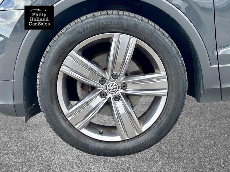 Volkswagen Tiguan TDI SEL - U9869