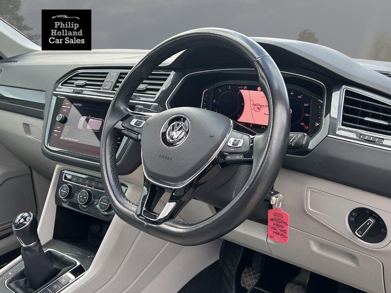 Volkswagen Tiguan TDI SEL - U9869