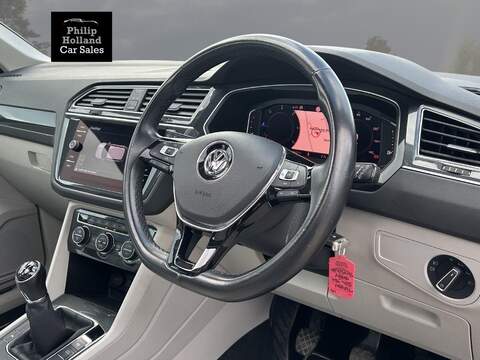 Volkswagen Tiguan TDI SEL - U9869