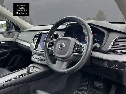 Volvo XC90 B5 MHEV Plus - U9876