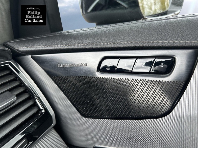 Volvo XC90 B5 MHEV Plus - U9876