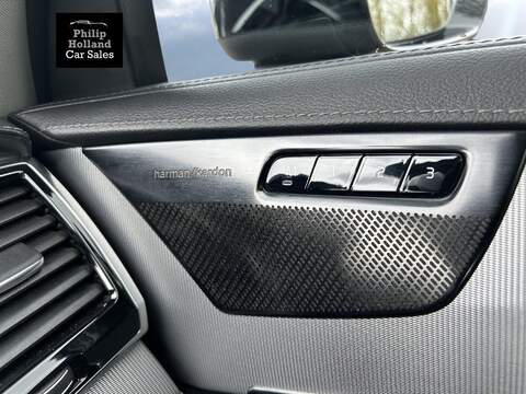 Volvo XC90 B5 MHEV Plus - U9876