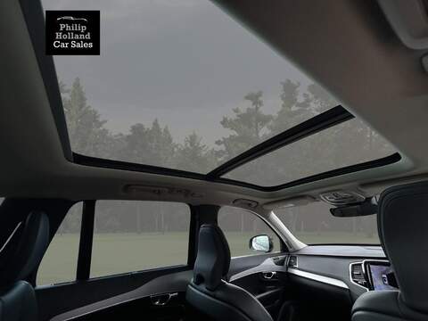 Volvo XC90 B5 MHEV Plus - U9876