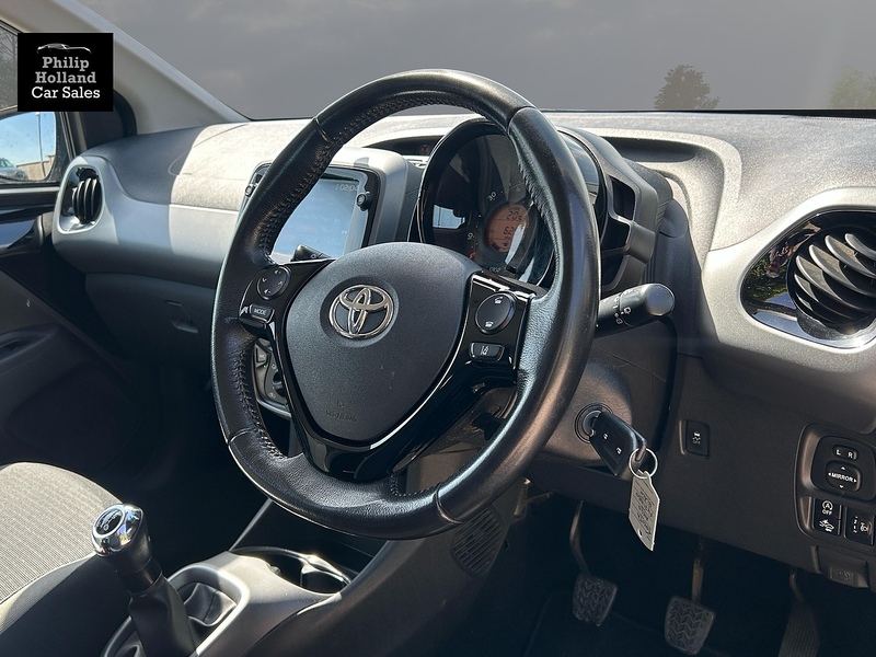Toyota AYGO VVT-i x-play - U9887