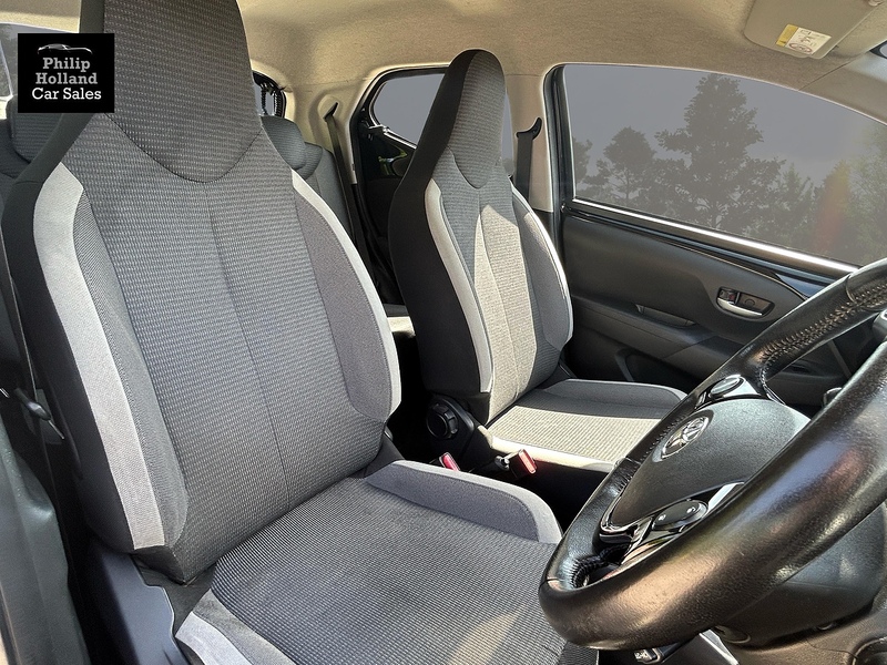 Toyota AYGO VVT-i x-play - U9887