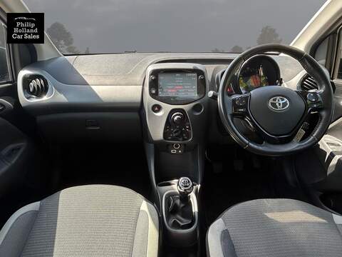 Toyota AYGO VVT-i x-play - U9887