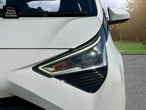 Toyota AYGO VVT-i x-play - U9889