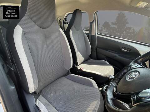 Toyota AYGO VVT-i x-play - U9889