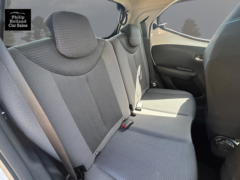 Toyota AYGO VVT-i x-play - U9889