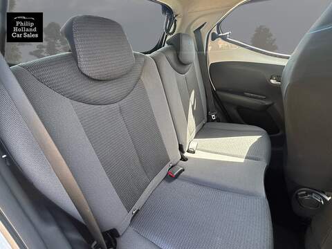 Toyota AYGO VVT-i x-play - U9889