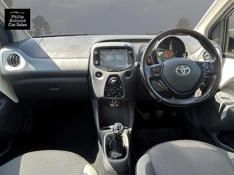 Toyota AYGO VVT-i x-play - U9889