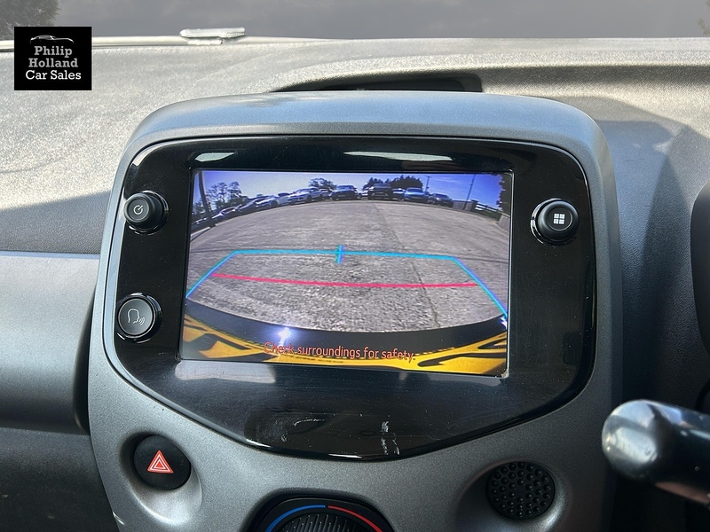 Toyota AYGO VVT-i x-play - U9889