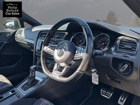 Volkswagen Golf TSI BlueMotion Tech GTI Performance - U9895