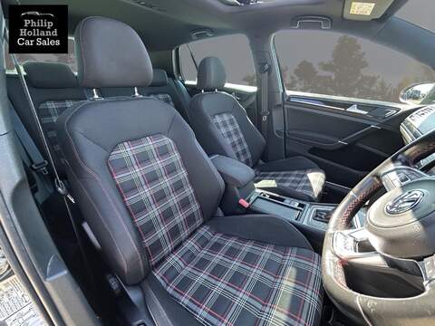 Volkswagen Golf TSI BlueMotion Tech GTI Performance - U9895