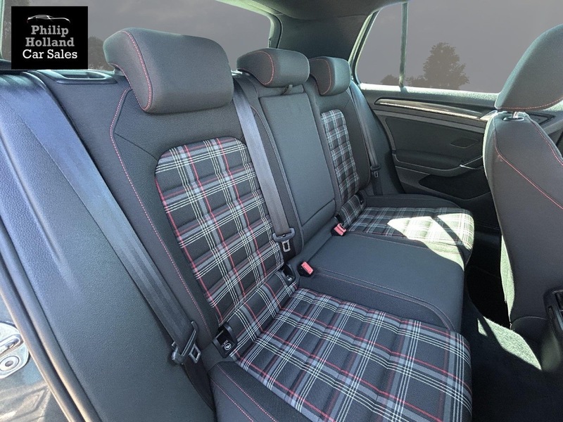 Volkswagen Golf TSI BlueMotion Tech GTI Performance - U9895