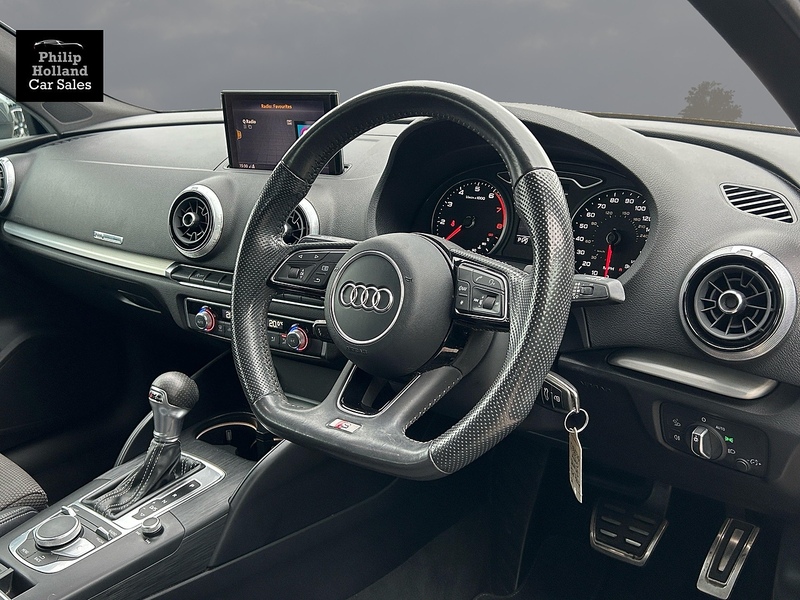 Audi A3 TFSI CoD S line - U9909