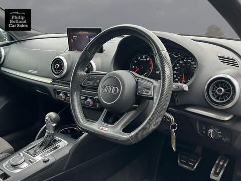Audi A3 TFSI CoD S line - U9909