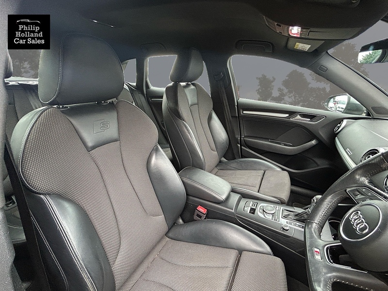 Audi A3 TFSI CoD S line - U9909