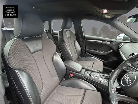 Audi A3 TFSI CoD S line - U9909