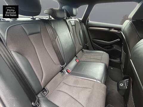 Audi A3 TFSI CoD S line - U9909