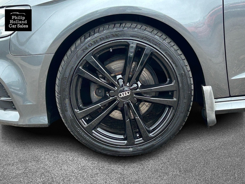 Audi A3 TFSI CoD S line - U9909