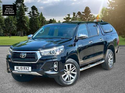 Toyota Hilux 2.4 D-4D Invincible Pickup Double Cab 4dr Diesel Manual 4WD Euro 6 (TSS) (150 ps)