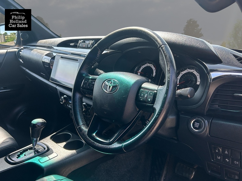Toyota Hilux D-4D Invincible X - U9932
