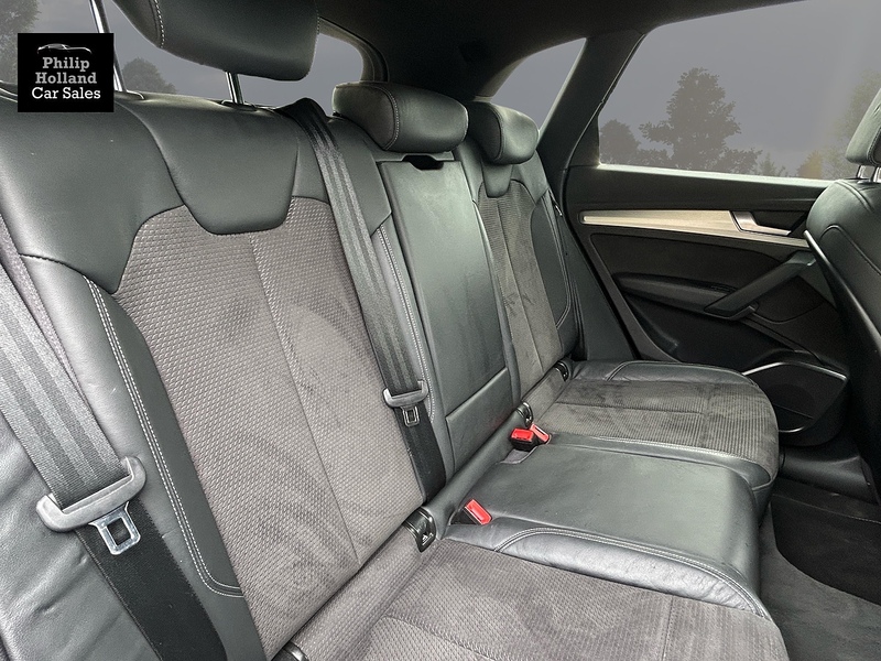 Audi Q5 TDI S line - U9939