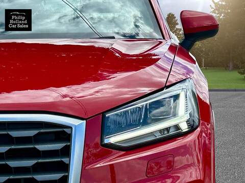 Audi Q2 TDI S line - U9944
